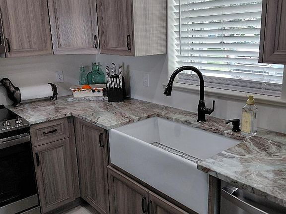 4th image of 2634 SE 30TH Street