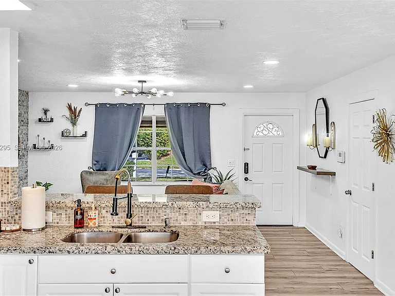 4633 SW 28th Ave — Photo 29