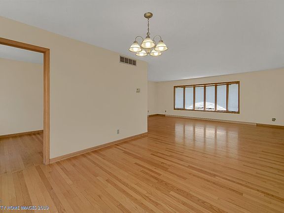 4th image of 790 W 54th Ave