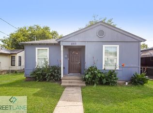 2212 Leacrest Dr, Dallas, TX 75216