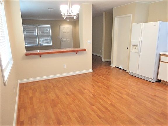 5th image of 856 Angelus Oaks Dr