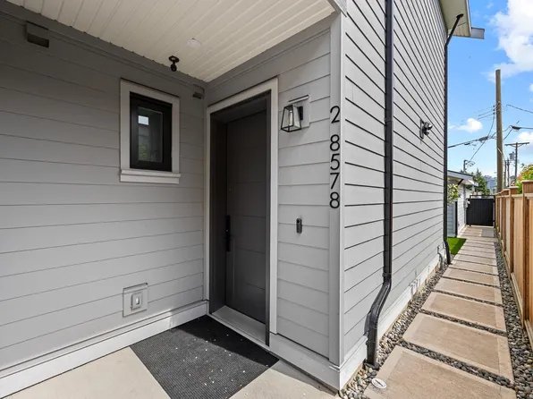 8578 Cartier St #2, Vancouver, BC V6P 4T8