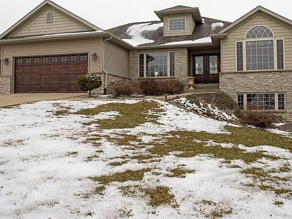2nd image of 402 Jordan Pl