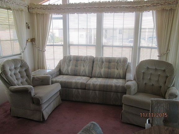4th image of 10410 S Summer Ave