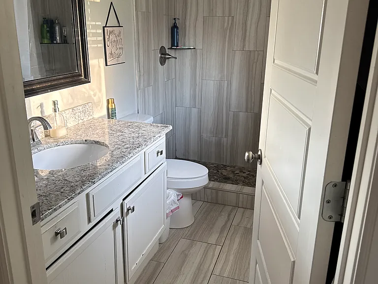 514 Oakwood St — Photo 8