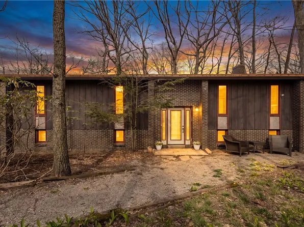 720 Woodland Rd, Bradfordwoods, PA 15015