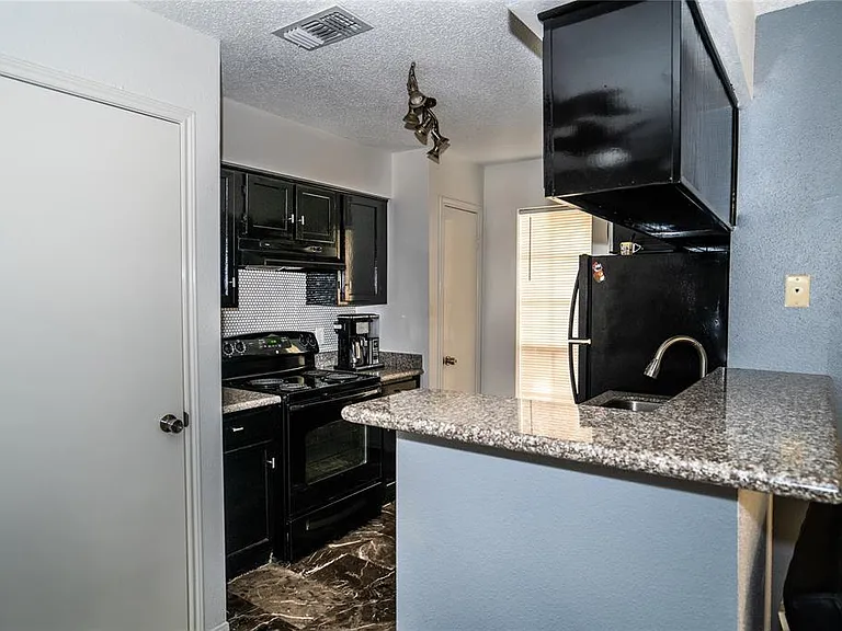 1515 Sandy Springs Rd #1001 — Photo 2