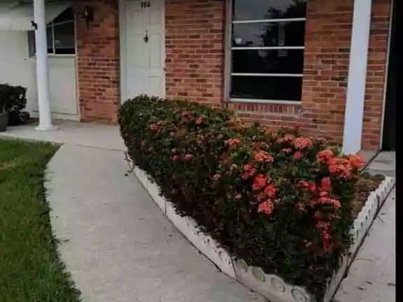 2nd image of 780 SW Airoso Blvd