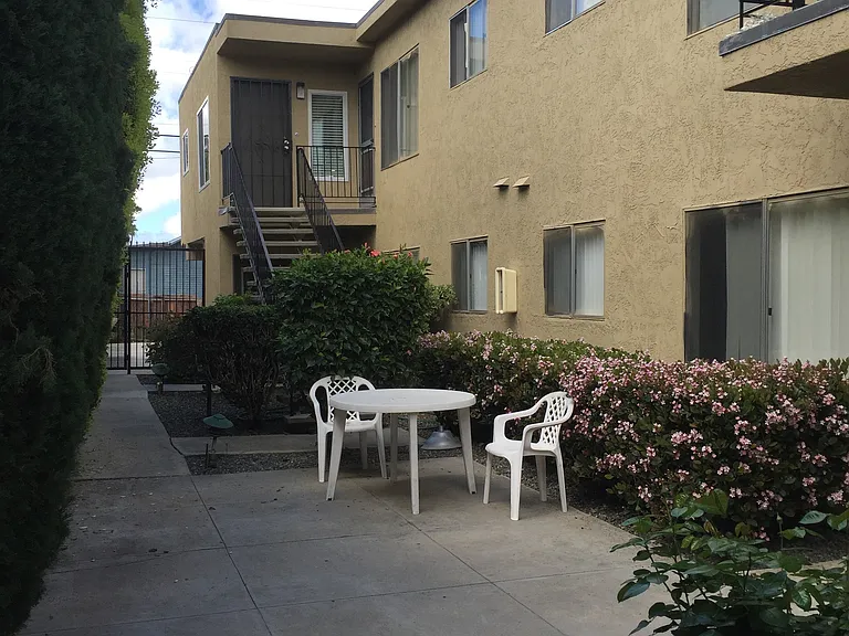 4452 Louisiana St #8 — Photo 10