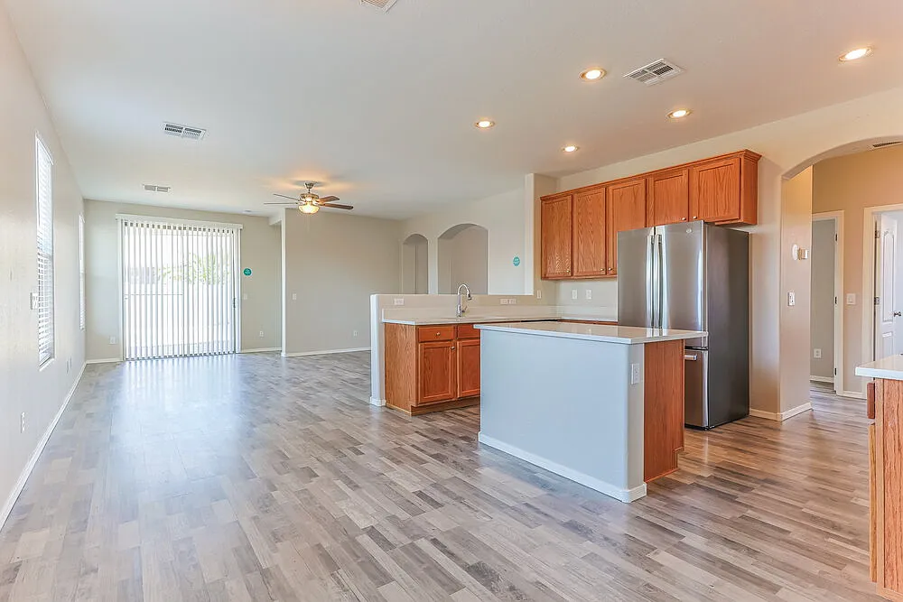 3 bed, 2.0 bath, 1910 sqft, $1,770 — Photo 4