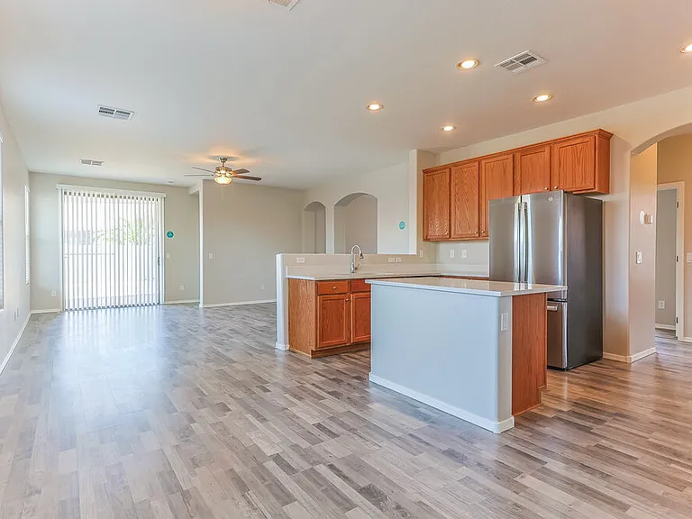 46186 W Holly Dr — Photo 4