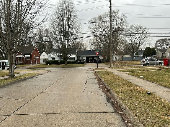 5th image of 17801 Homer St