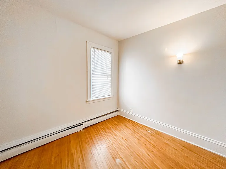 2121 Hennepin Ave S — Photo 28