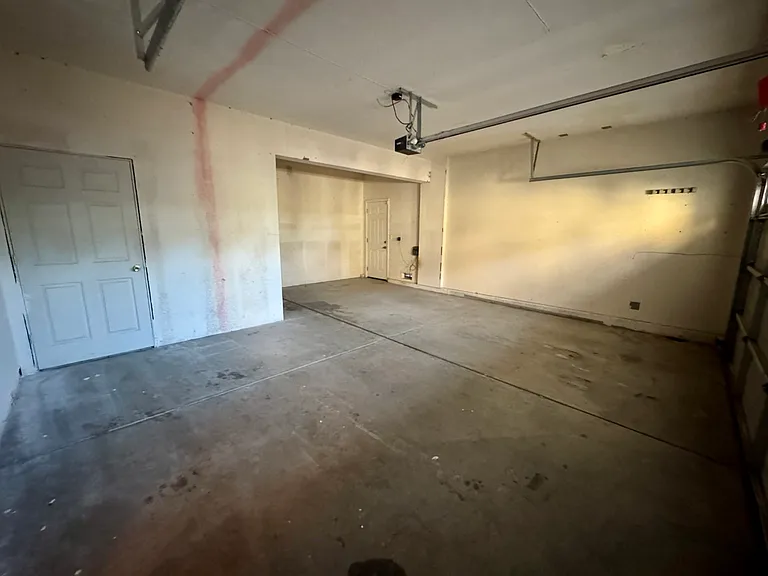2912 Safford Ave — Photo 23