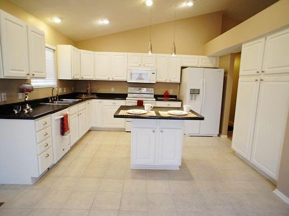 3rd image of 7821 S 28th St