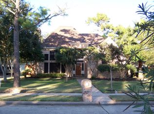 1617 Falcon Ridge Blvd, Friendswood, TX 77546