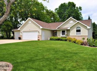 3126 Jaguar Ln, Green Bay, WI 54313