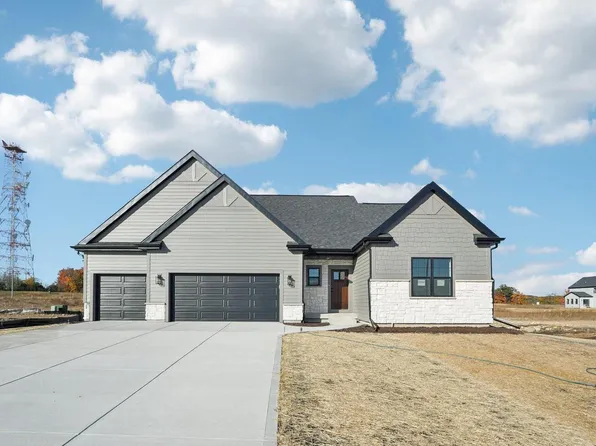 465 Sandstone STREET, Slinger, WI 53086