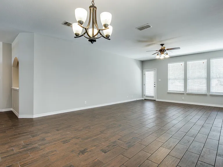 8726 Redwood Bnd — Photo 9
