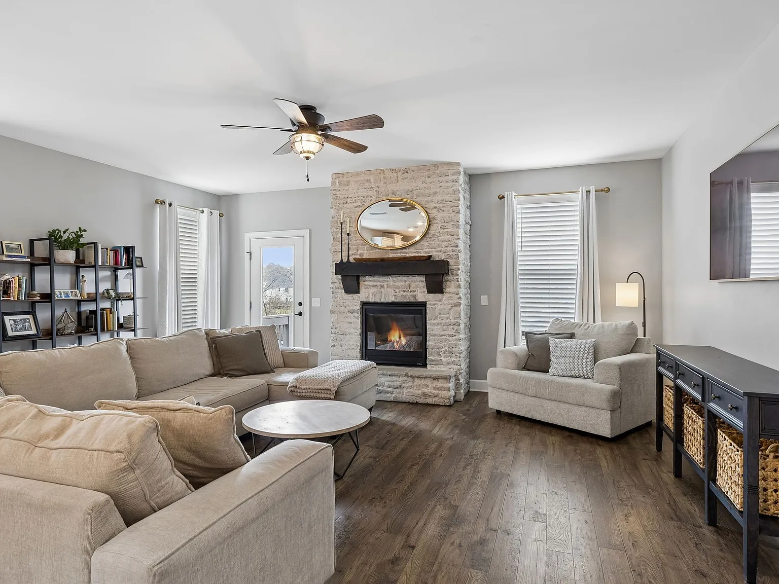 6 bed, 4.5 bath, 3844 sqft, $5,500 — Photo 4