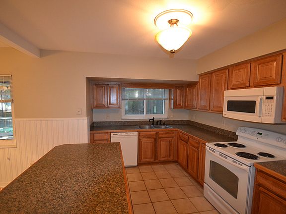 4th image of 4025 Paddlewheel Dr