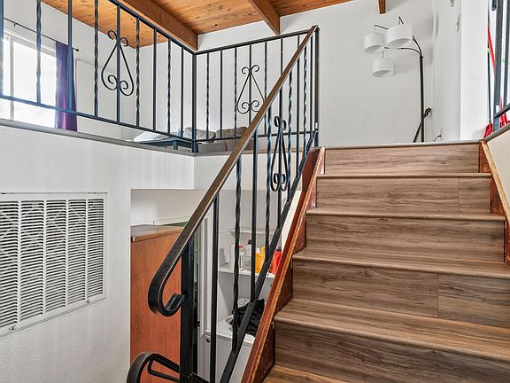4th image of 523/525 N 21st St