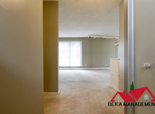 4045 Parkview Dr, Royal Oak, MI 48073