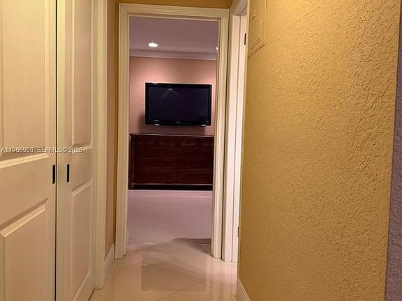 5th image of 830 NE 20th Ave #3