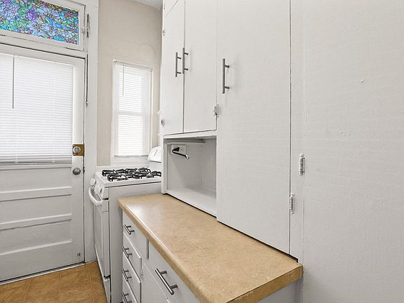4th image of 1449 N Emerson St APT 3