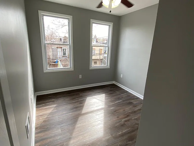 1827 W Fayette St — Photo 6