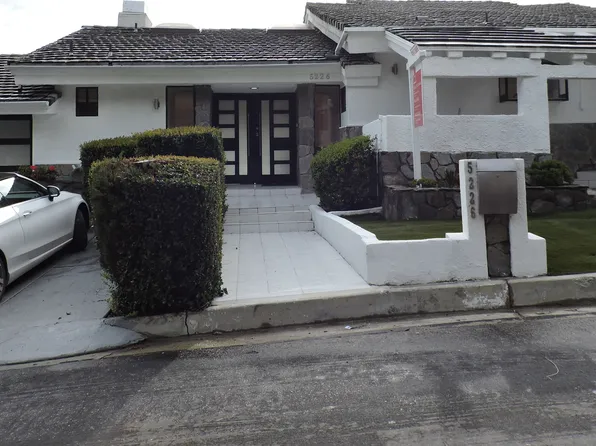 5226 Medina Rd, Woodland Hills, CA 91364