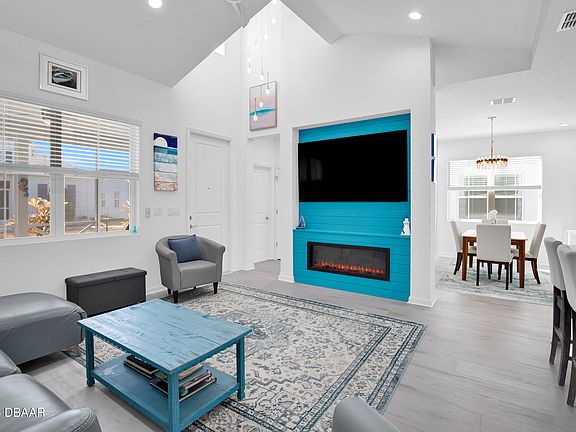 4th image of 533 Margaritaville Ave