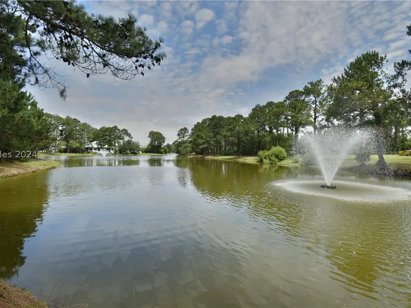 1409 Gleasons Landing Dr, Saint Helena Island, SC 29920