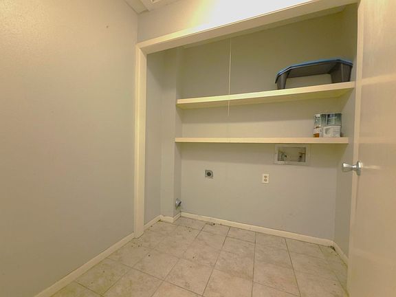 4th image of 308 Lakeview St