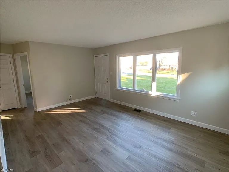 268 N Roanoke Ave — Photo 2