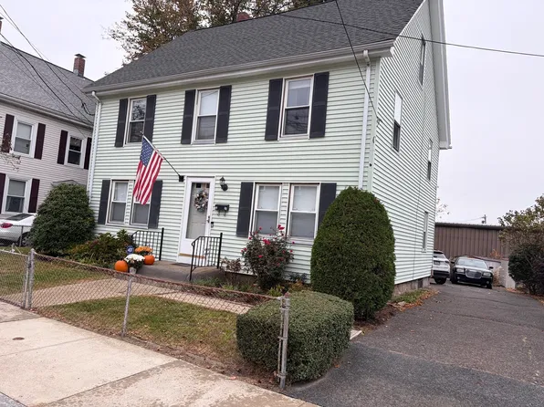 32 Oak St, Waltham, MA 02453