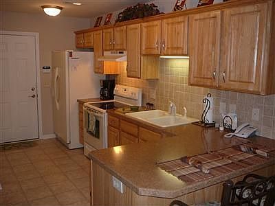 5th image of 124 Woodbury Glen St #124