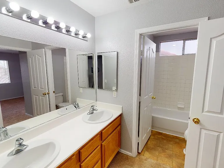 377 Ravensmere Ave — Photo 33