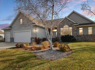 3918 Ironwood Trl N, Lake Elmo, MN 55042