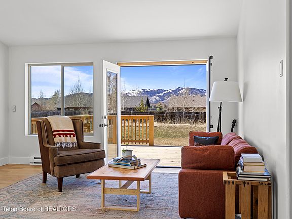 3rd image of 8396 Red Hawk Trl