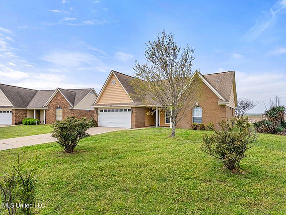 2nd image of 1249 Cloverleaf Cir
