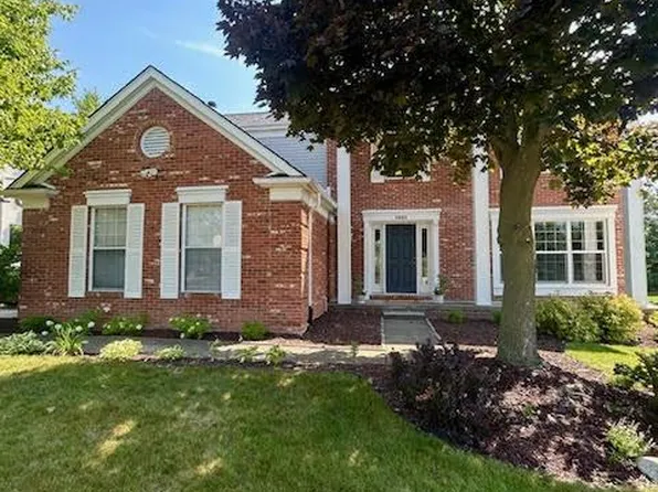 1921 Charrington Dr, West Bloomfield, MI 48324