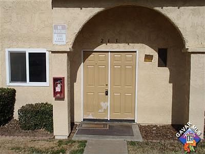 1st image of 211 E Avenue K