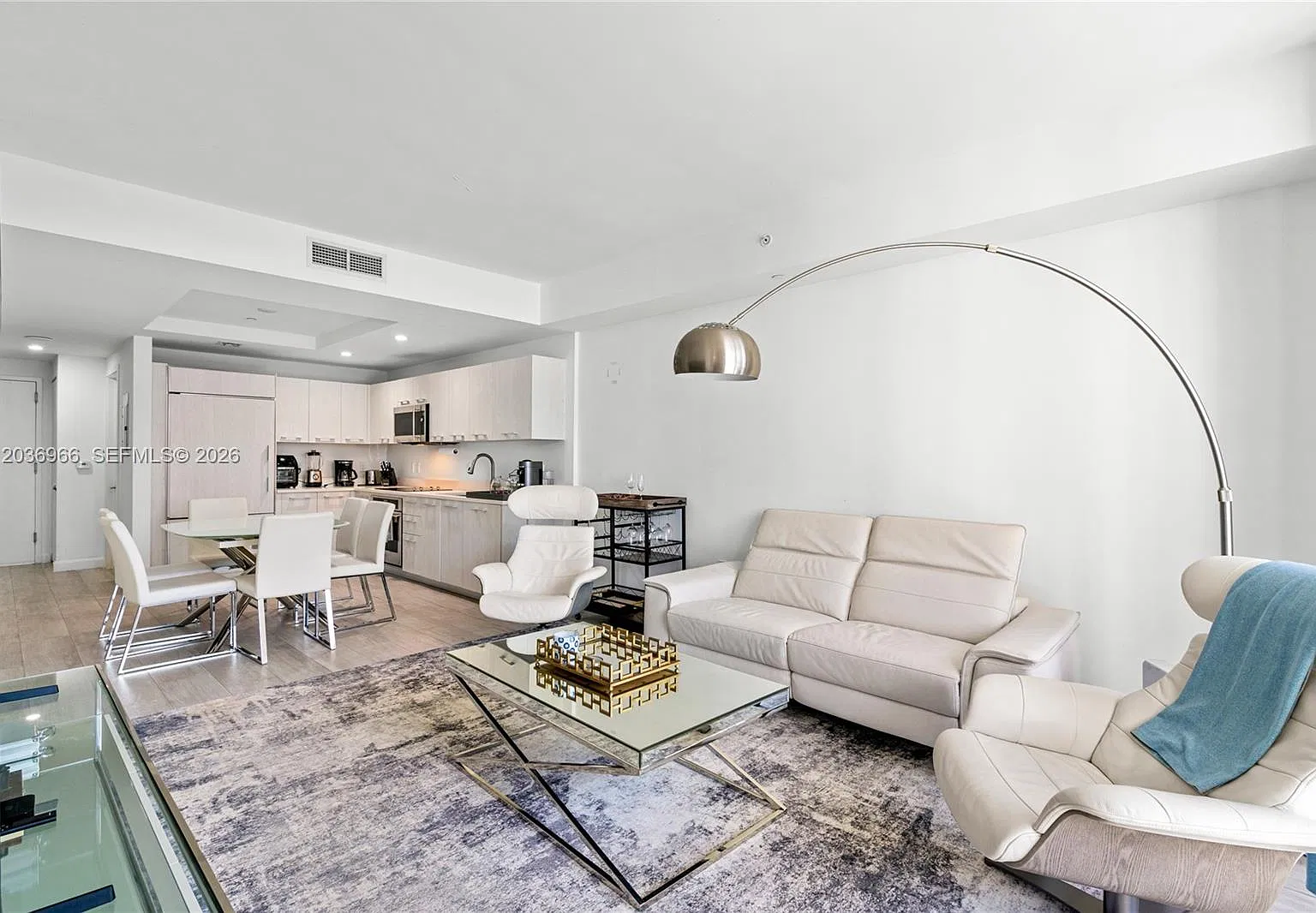 2 bed, 851 sqft, $4,350 — Photo 1