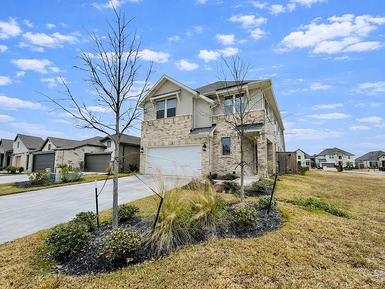 553 Sand Branch Dr — Photo 3
