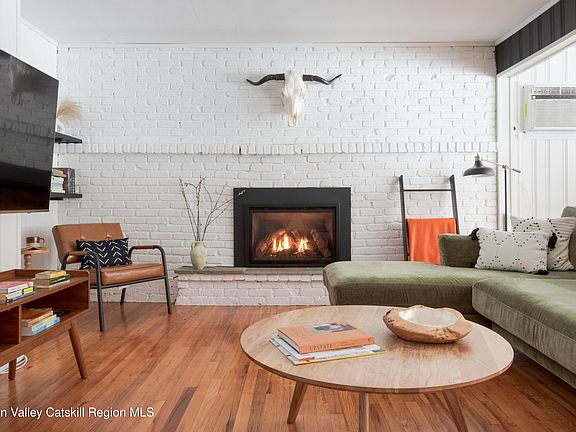 3rd image of 26 Krom Road