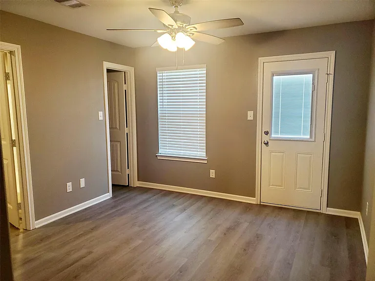 2203 N Winfree St #B — Photo 9