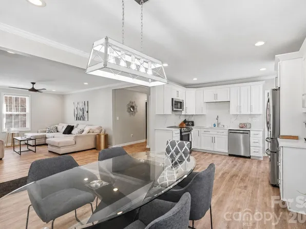 205 Grandin Rd, Charlotte, NC 28208