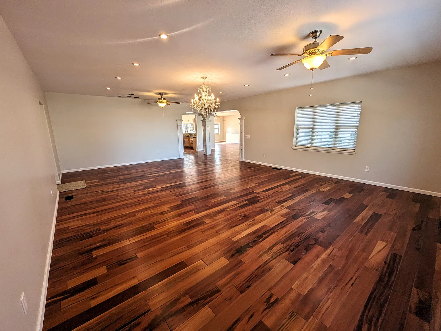 4 bed, 3760 sqft, $3,500 — Photo 4
