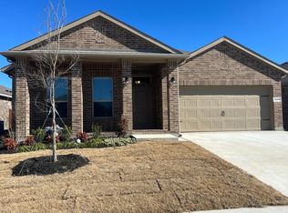2208 Gill Star Dr, Fort Worth, TX 76110